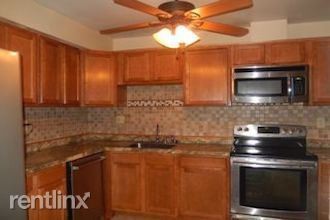 Building Photo - 3 br, 2.5 bath Townhome - 7705 Swan Terrace