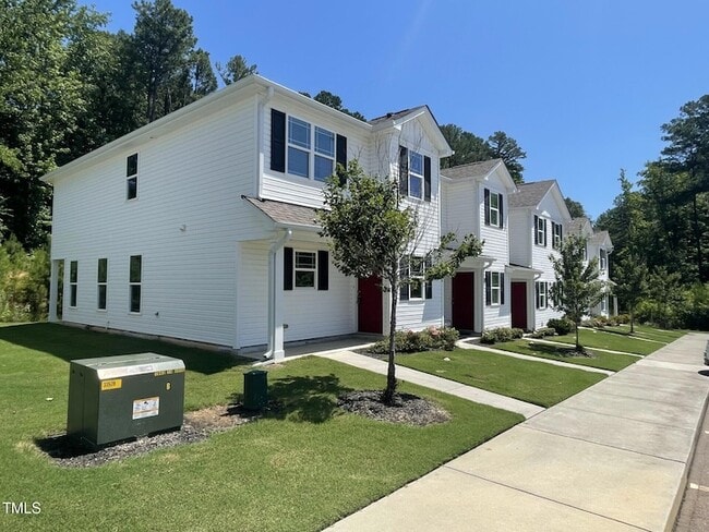 Building Photo - 2010 Wiggins Village Dr