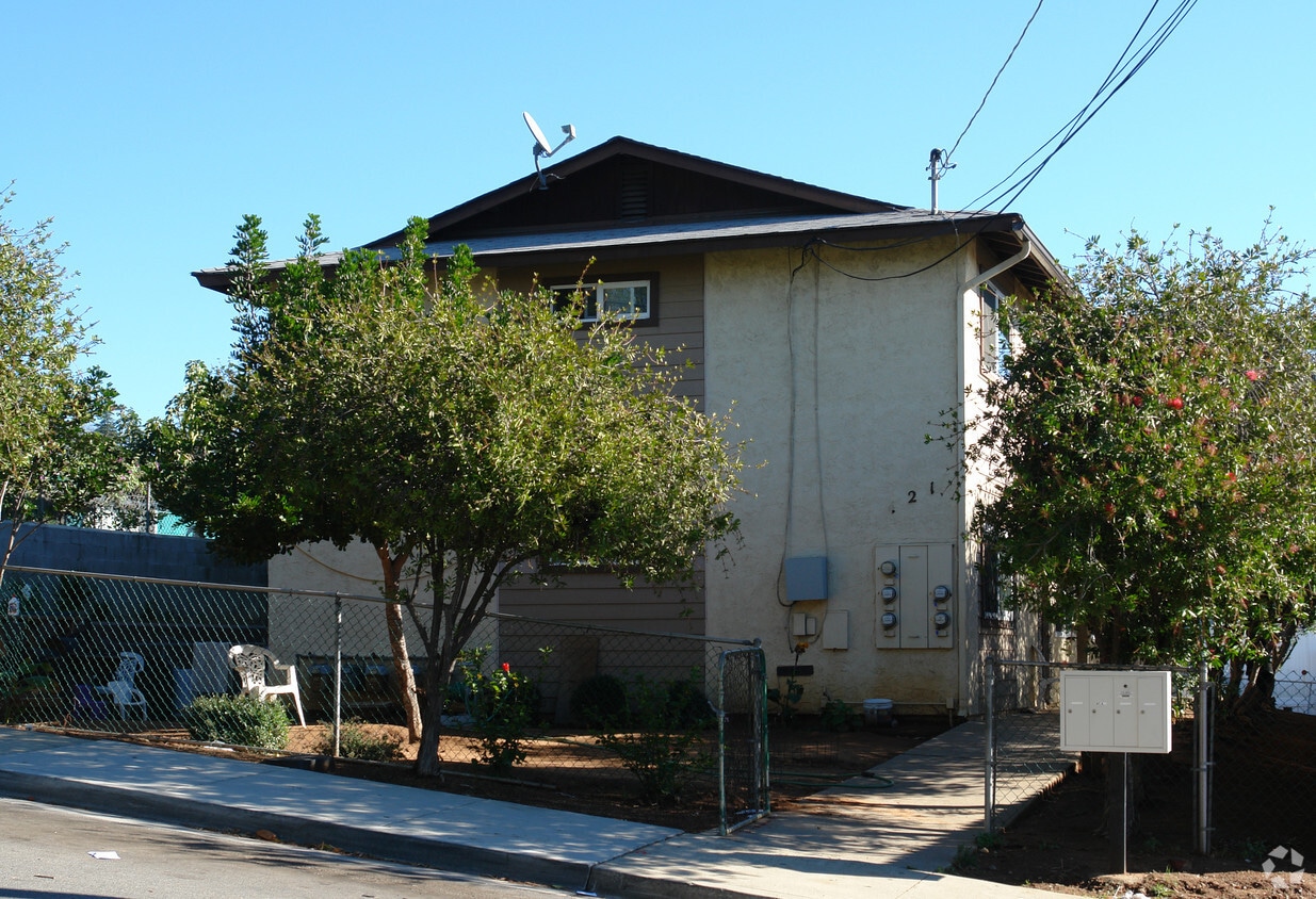 Primary Photo - 421 N Vine St