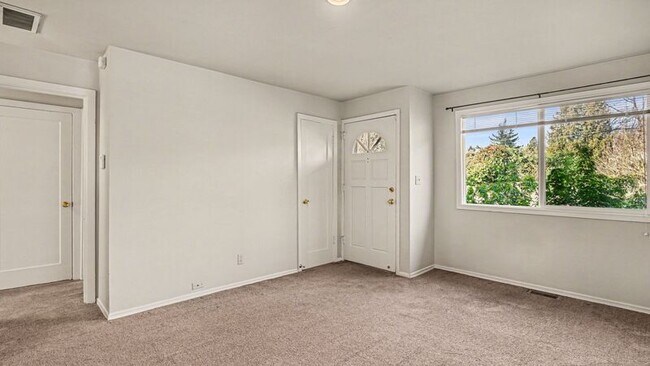 Foto del edificio - 316 32nd Ave E