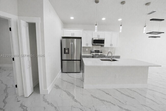 Foto del edificio - 4818 24th St SW