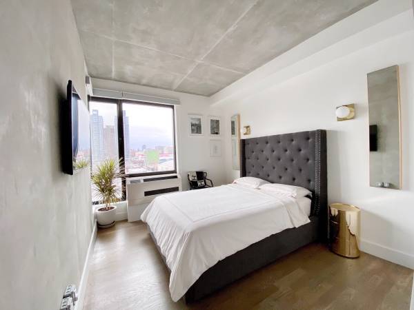 Bedroom - 225 E 138th St