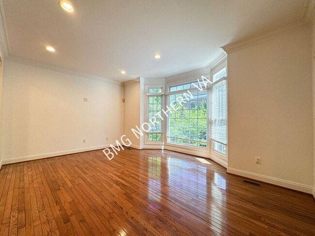 Foto del edificio - 3091 McKinnon Way