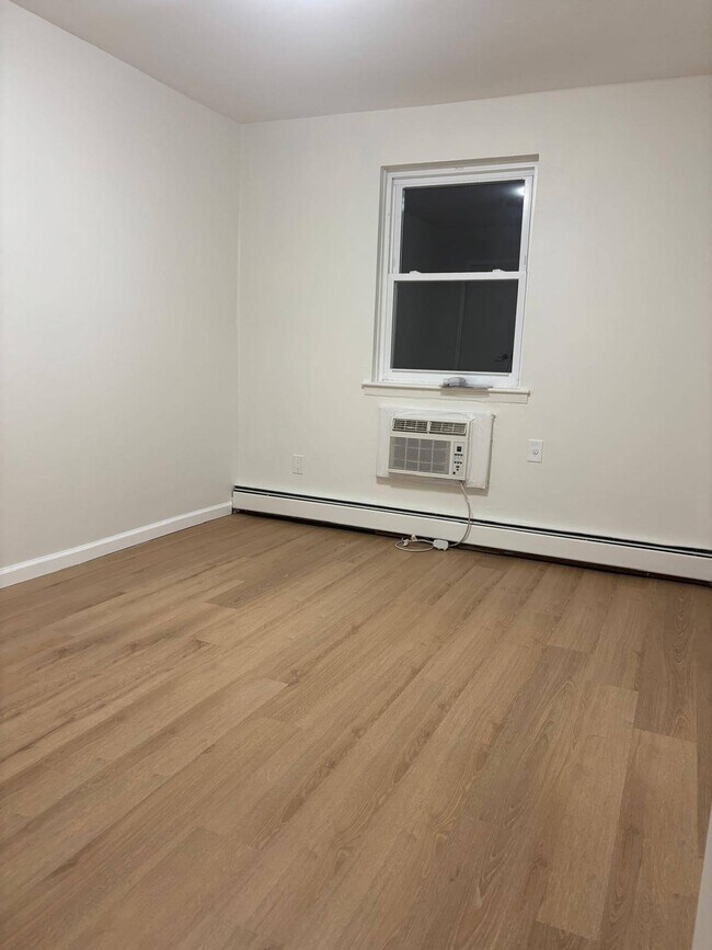 Foto del edificio - 1233 E 69th St