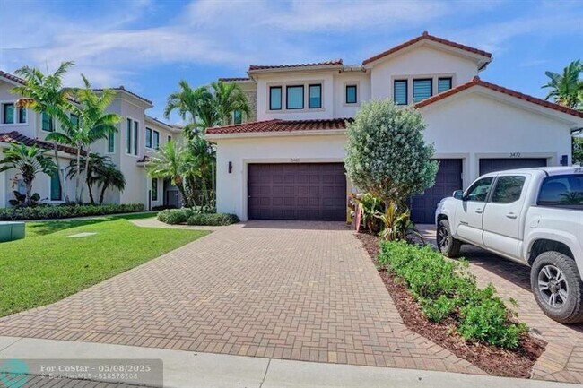 Building Photo - 3460 Emerson Ln