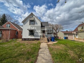 Building Photo - 502 E 3rd Ave