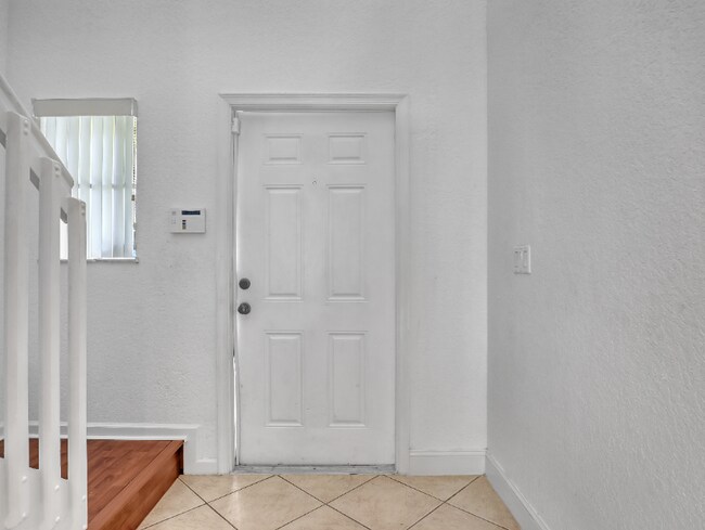 Foto del edificio - 681 Imperial Lake Rd