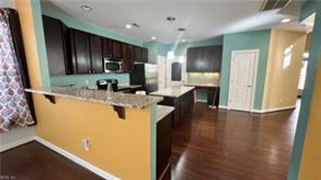 Building Photo - 6251 Sewells Point Rd