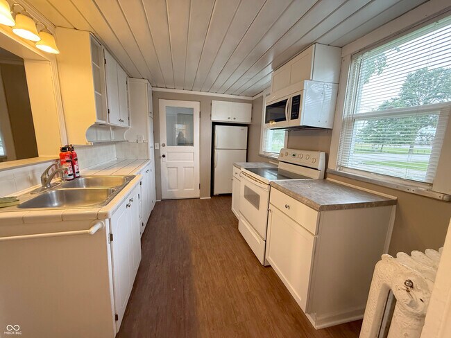 Building Photo - 512 N Pearl St