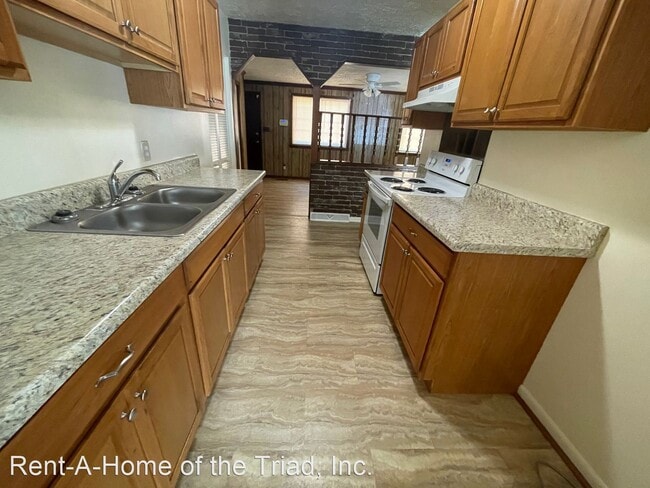 Building Photo - 3 br, 2 bath House - 817 Douglas Street