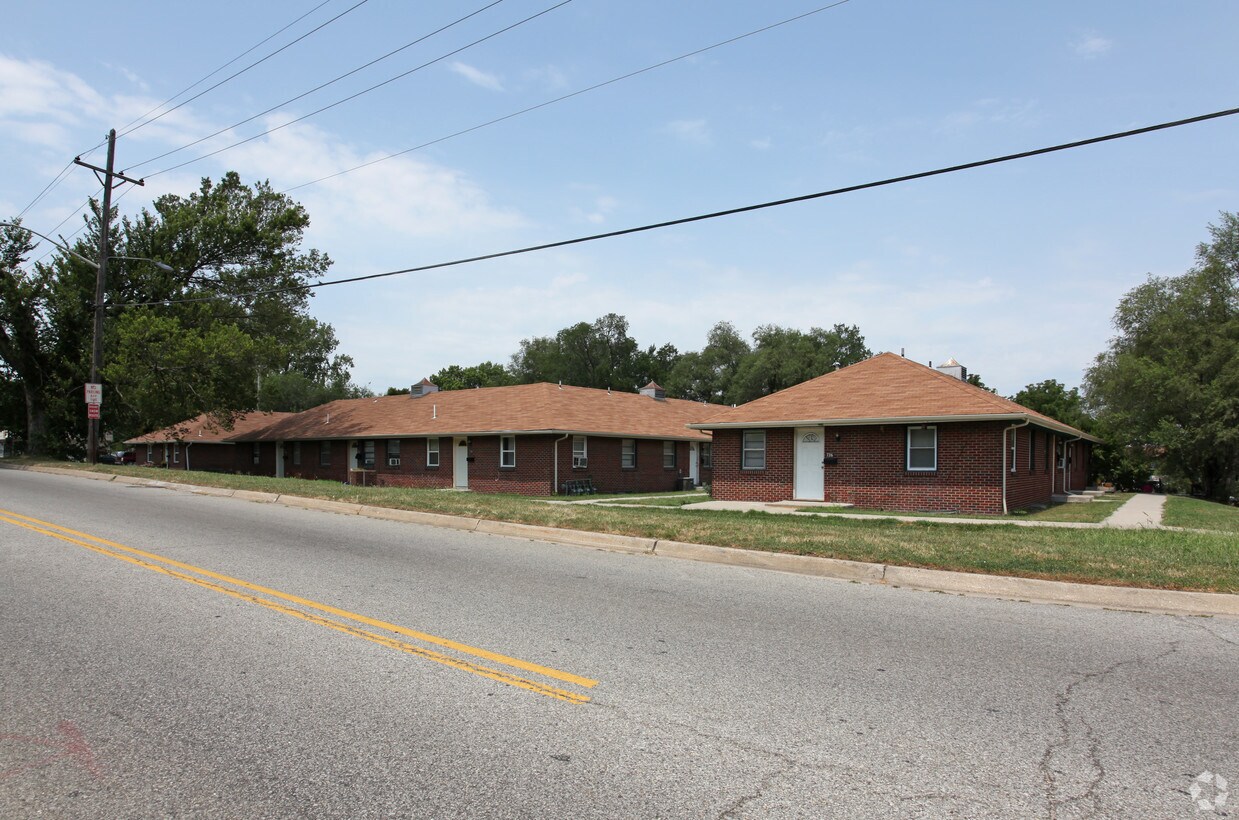 Building Photo - 3141 County Line Rd