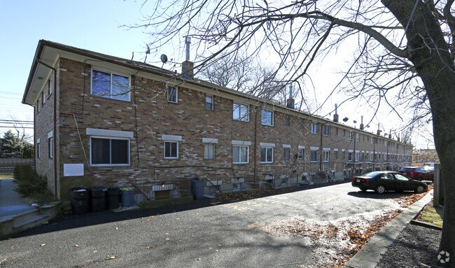 Building Photo - 700 Wertheim Pl