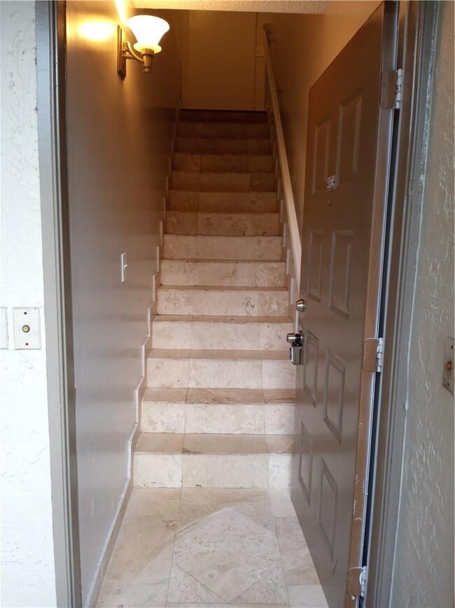 Building Photo - 313 Gardens Dr