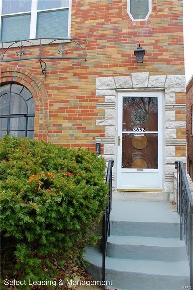 3652 Marceline Terrace, St. Louis, MO 63116 Room for Rent in St