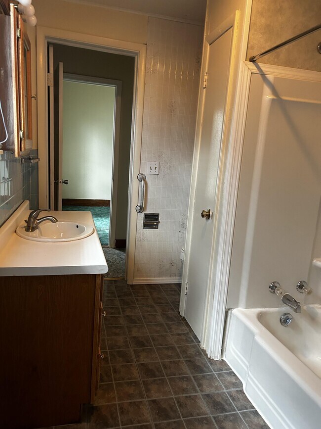 Foto del edificio - 1523 S Washington St