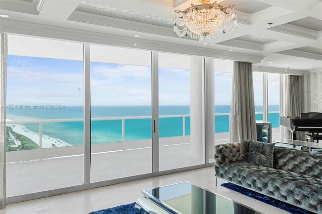 Building Photo - 5025 Collins Ave