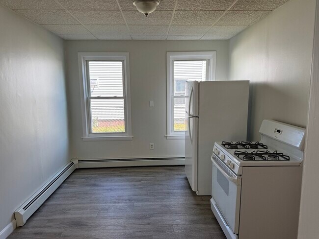 Foto del edificio - 13 New Hampshire Ave