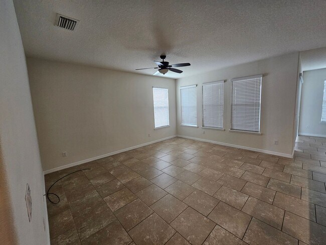 Building Photo - 5432 SW 49th Ave