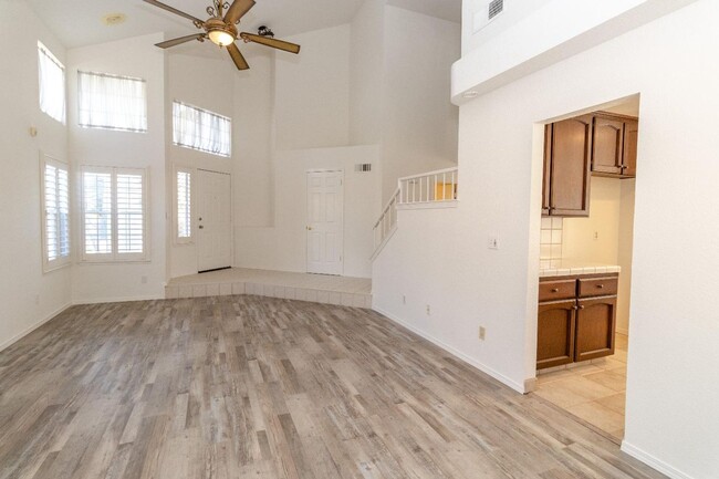 Building Photo - Beautifully Updated 4/2.5 near Woodward Park