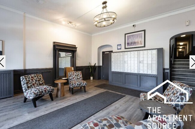 Foto del edificio - 739 W Belmont Ave