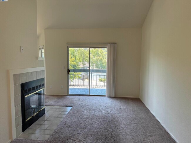 Foto del edificio - 8145 Mountain View Dr