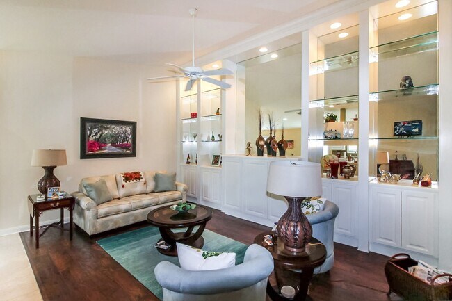Building Photo - Annual Villa for Rent in Island Walk