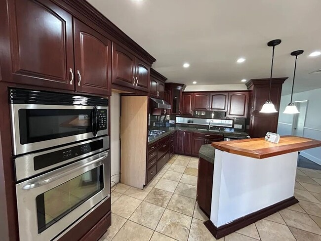 Foto del edificio - 1751 Willowbrook Ln
