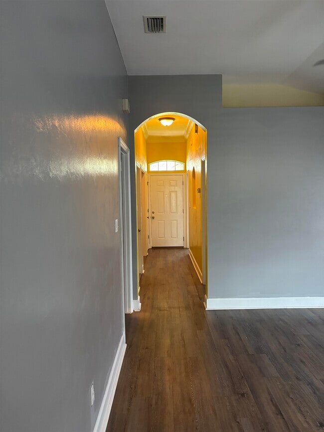 Building Photo - 5261 Montejo Dr