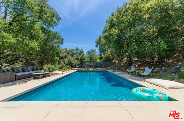 Building Photo - 2909 Mandeville Canyon Rd