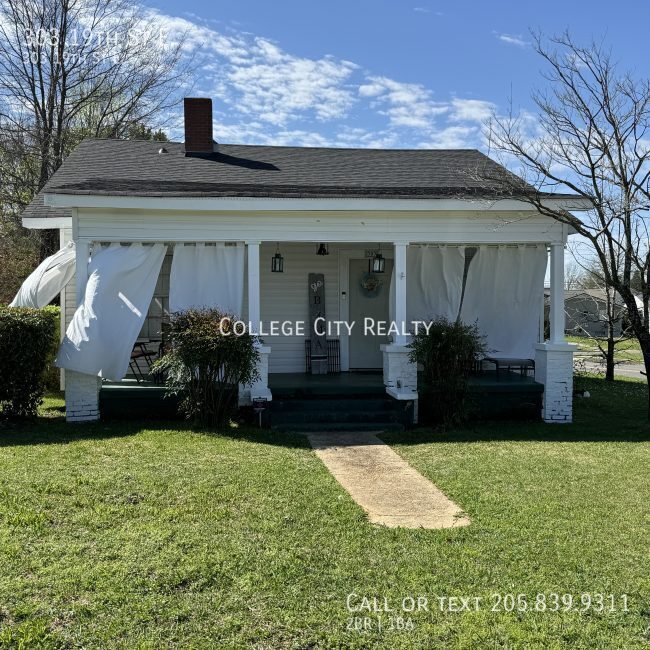 Photo - 303 19th St E.-