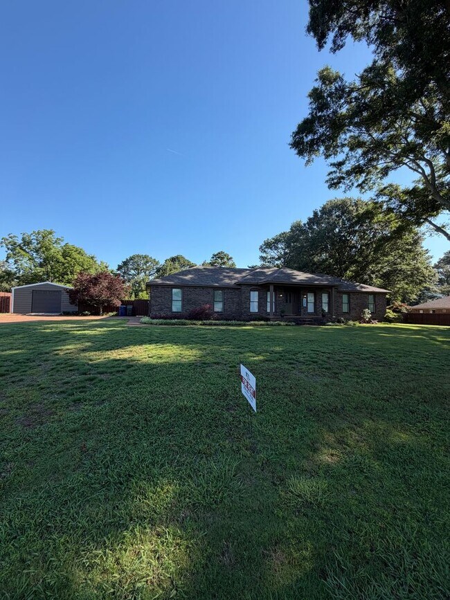 Foto del edificio - 125 Camp Ground Rd