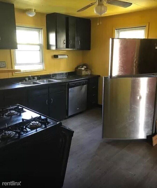 Building Photo - 3 br, 1 bath House - 2605 Vancouver St