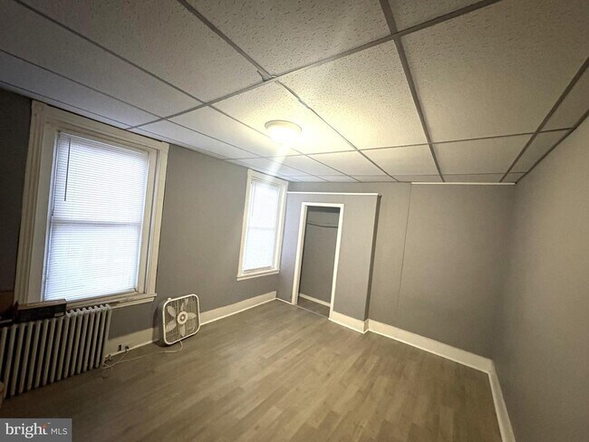 Foto del edificio - 3412 N Front St