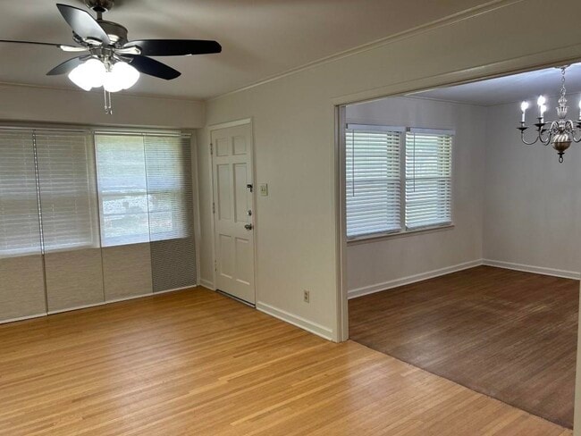 Building Photo - 5151 White Cliff Dr