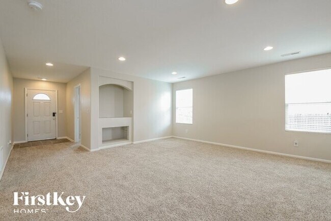 Building Photo - 865 Willow Dr