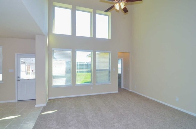 Building Photo - 15706 Whispering Green Dr