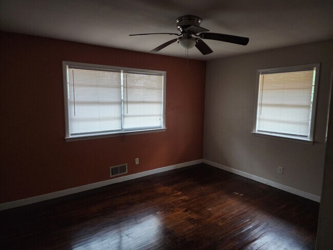 Foto del edificio - 5399 Houston Rd