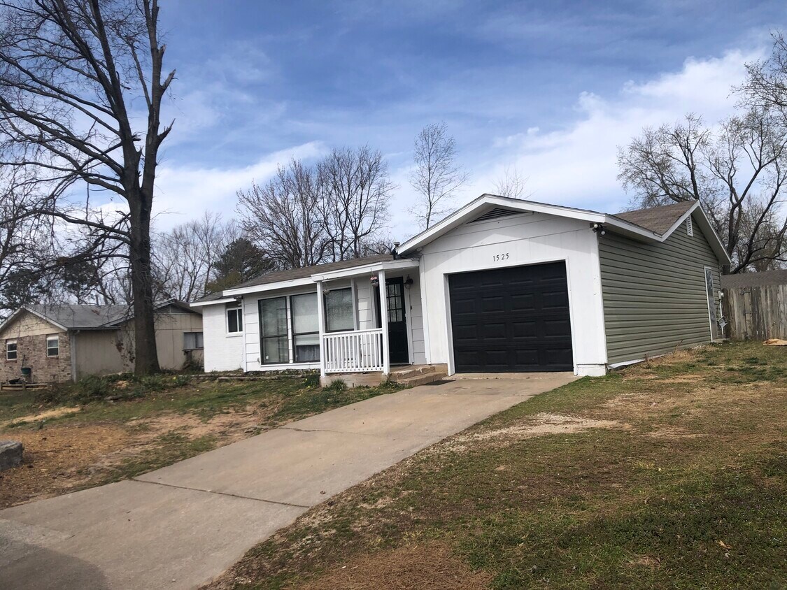 Foto principal - 1525 Acorn Dr