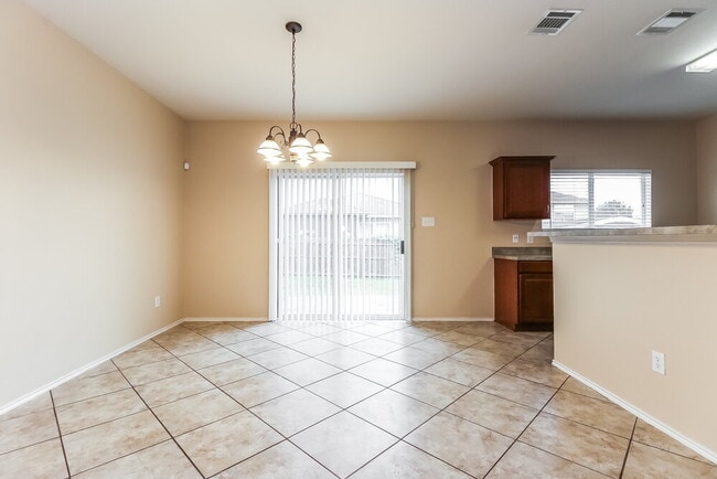 Foto del edificio - 1104 Castle Springs Rd