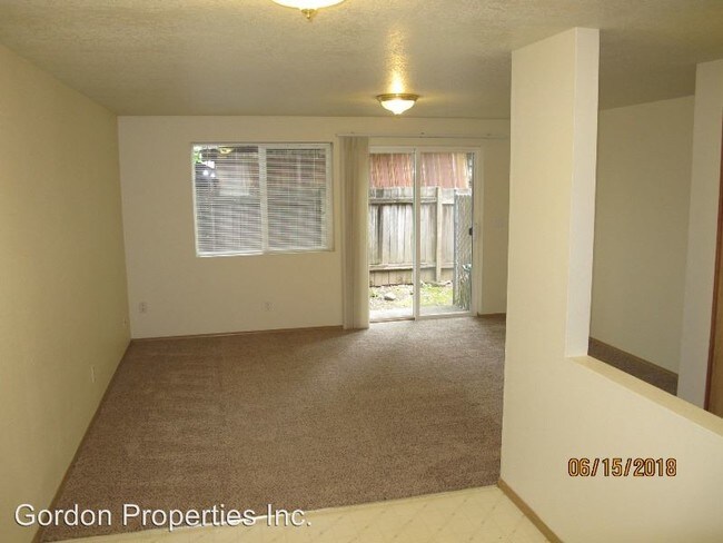Building Photo - 546 SE 151st Ave