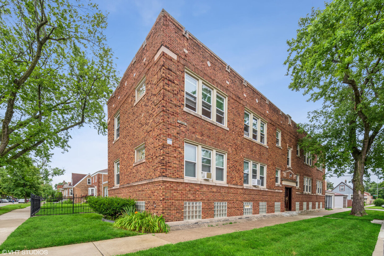 1709 W 84th St, Chicago, IL 60620 - House Rental in Chicago, IL ...