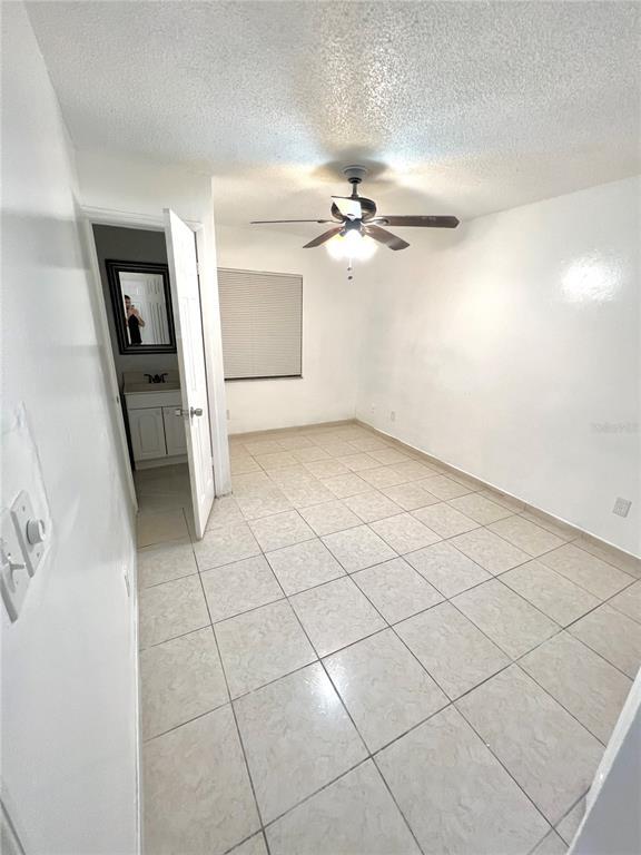Building Photo - 2819 Kinnon Dr