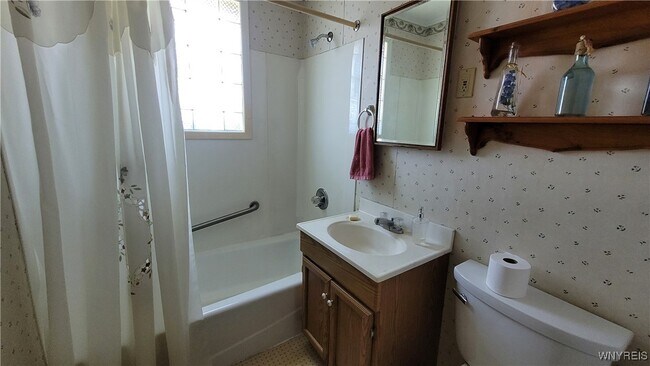 Building Photo - 2 Balzac Ct