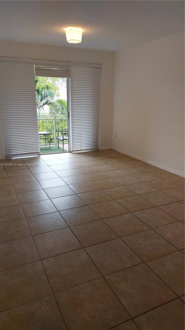 Building Photo - 6560 NW 114th Ave