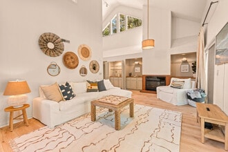 Building Photo - 2415 The Haul Over