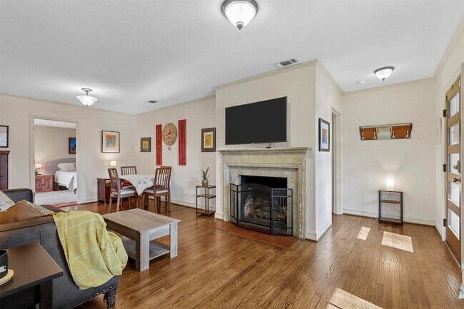Foto del edificio - 6312 Malvey Ave