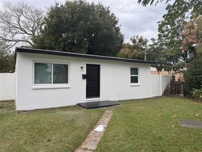 Building Photo - 1718 Guinyard Way