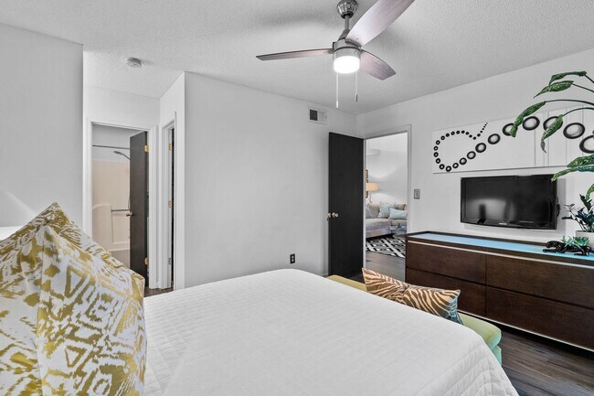 Building Photo - 2bd/2ba Condo on the Saluda River