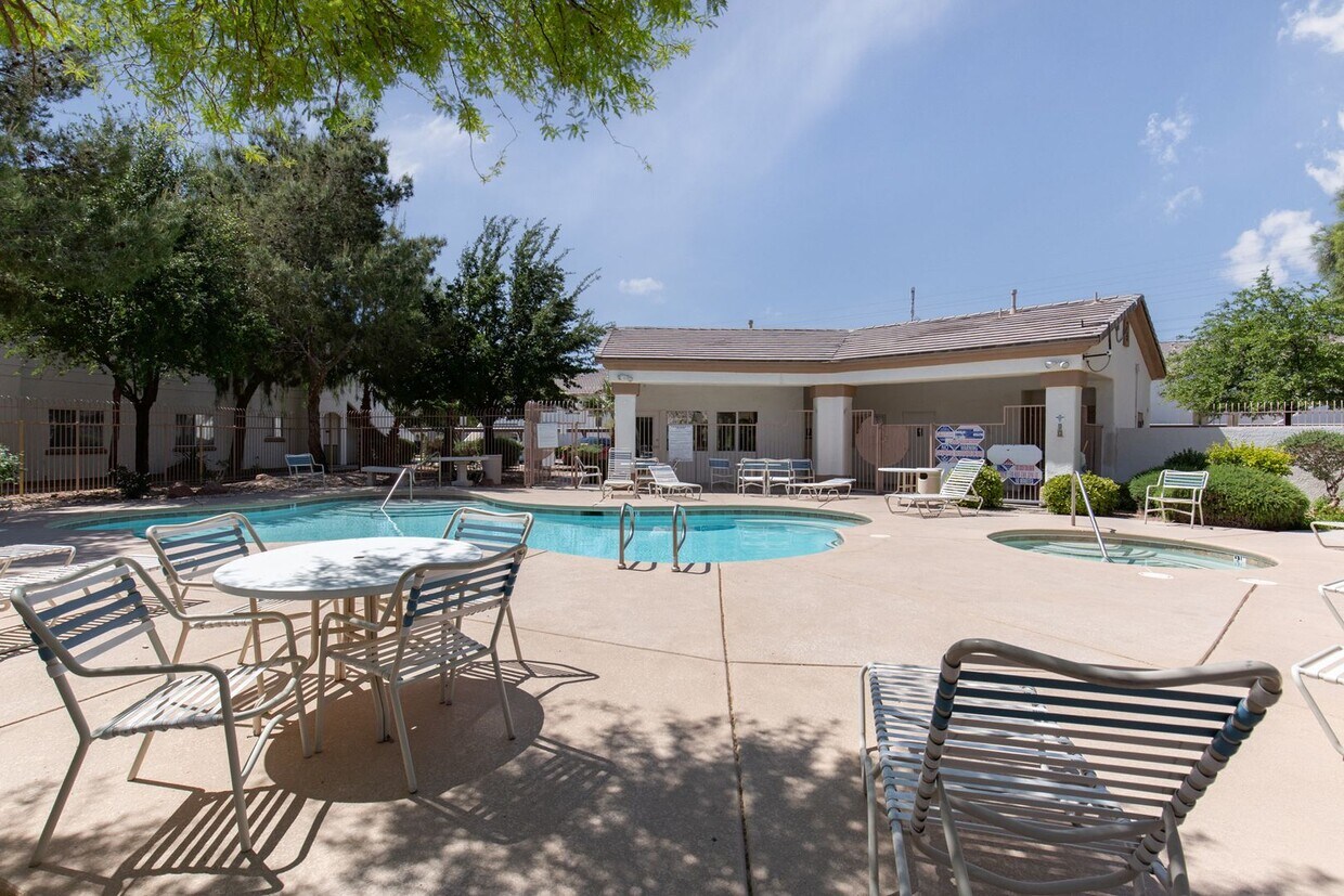 Primary Photo - Two bedroom unit in gated SE community wit...