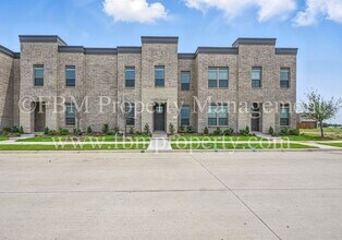 Building Photo - 2120 Dena Dr